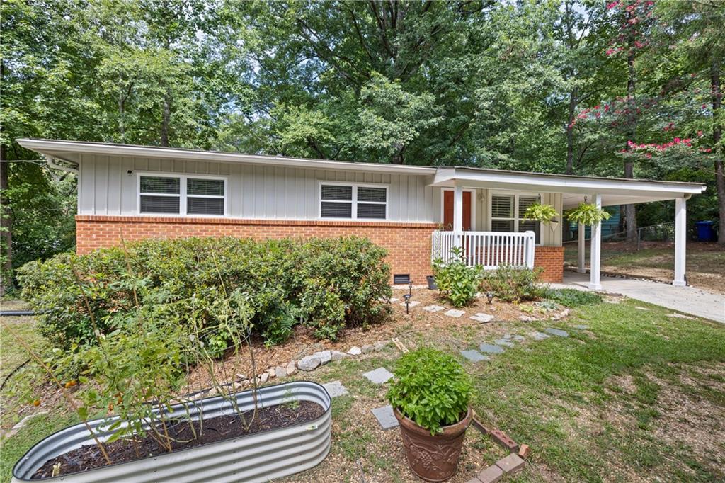 Skylark Dr, Decatur, GA 30033