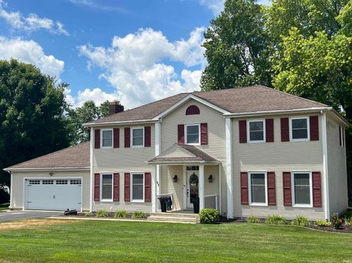 803 Lakeview Dr, Logansport, IN, 46947-2206 | Card Image