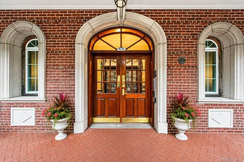 4e-7615 35th Avenue, New York, NY, 11372 | Card Image