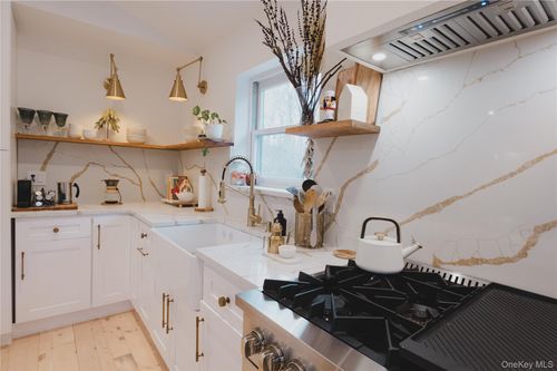 281 Falls Rd, Hudson, NY, 12534-3321 | Card Image