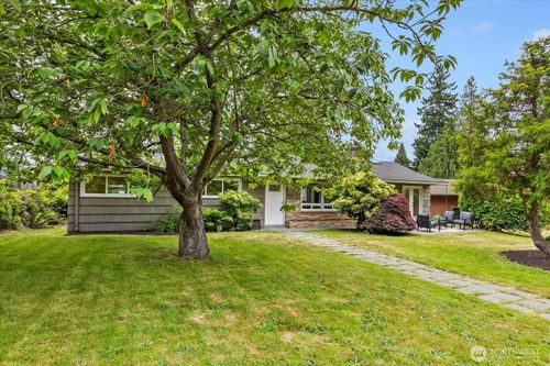 2015 Nw 204th St, Shoreline, WA, 98177-2356 | Card Image