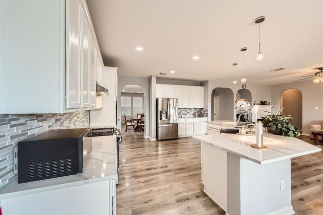 Beautifully Updated Kitchen | Image 6