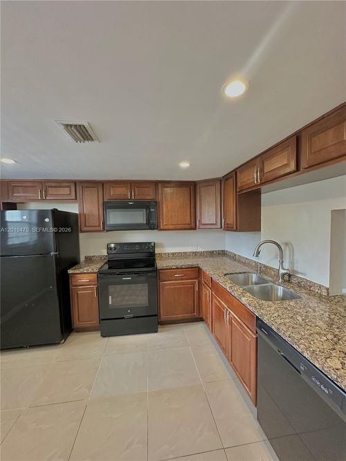 345-443 Ne 195th St, Miami, FL, 33179-3342 | Card Image