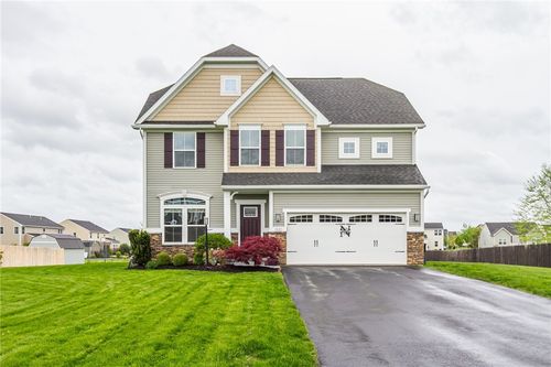 1601 Clovertrail Dr, Farmington, NY, 14425-9374 | Card Image