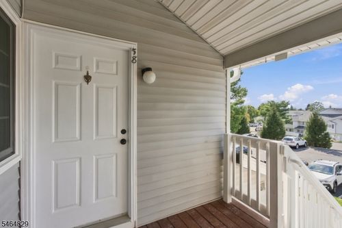 58 Cheswich Ct, Bedminster, NJ, 07921-1803 | Card Image