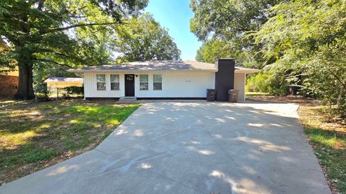 909 Shall Ct, Jacksonville, AR, 72076-2422 | Card Image