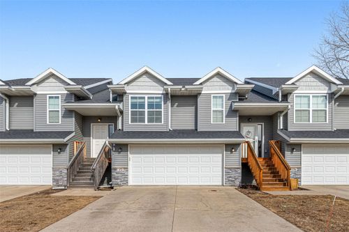 372 Tanglewood Dr, Solon, IA, 52333-7000 | Card Image