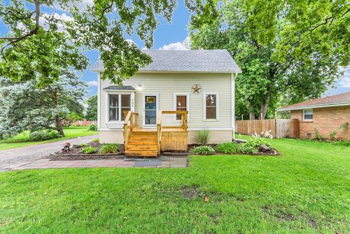 205 E South St, Mansfield, IL, 61854-6742 | Card Image
