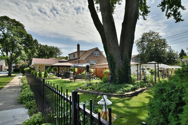 8001 45 Th St, House other with 3 bedrooms, 2 bathrooms and 2 parking in Lyons IL | Image 14