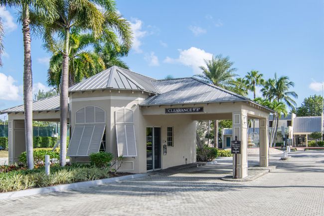 UNIT-202 - 16 Royal Palm Way, Condo with 2 bedrooms, 2 bathrooms and null parking in Boca Raton FL | Image 38