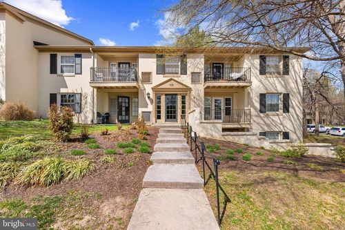 684-5898 Surrey Hill Pl, SPRINGFIELD, VA, 22152-1143 | Card Image