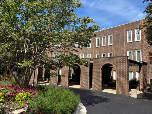 apt-202-1430 Sandstone Dr, Wheeling, IL, 60090-5923 | Card Image