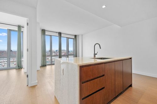 1102-75 Park Ln, Jersey City, NJ, 07310-3170 | Card Image