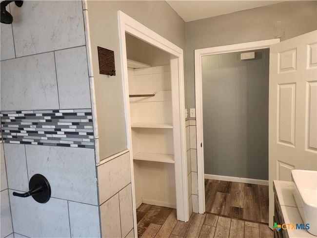 325 Montgomery St, House other with 3 bedrooms, 1 bathrooms and null parking in Yoakum TX | Image 15