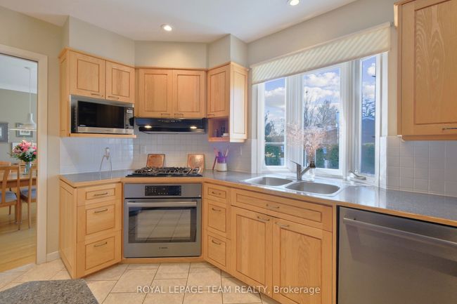 4 Valewood Cres, House other with 4 bedrooms, 4 bathrooms and 4 parking in Gloucester ON | Image 14