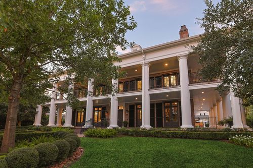 2 Georgian Row, The Woodlands, TX, 77380-2994 | Card Image