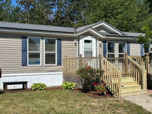 9137 Pine Lake Ct, West Olive, MI, 49460-9036 | Card Image