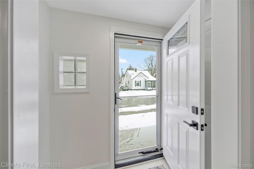 23021 Donaldson St, Dearborn, MI, 48124-2635 | Card Image