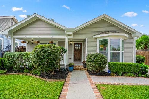 829 E 27th St, Houston, TX, 77009-1013 | Card Image