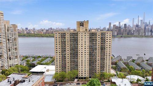 6600 Kennedy Blvd E, West New York, NJ, 07093-4232 | Card Image