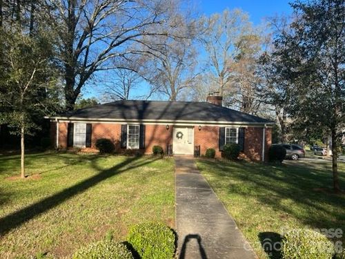 2600 Selwyn Ave, Charlotte, NC, 28209-1702 | Card Image