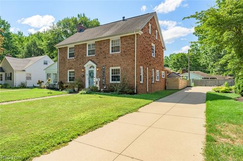 228 Kenwick Dr, Akron, OH, 44313-7724 | Card Image