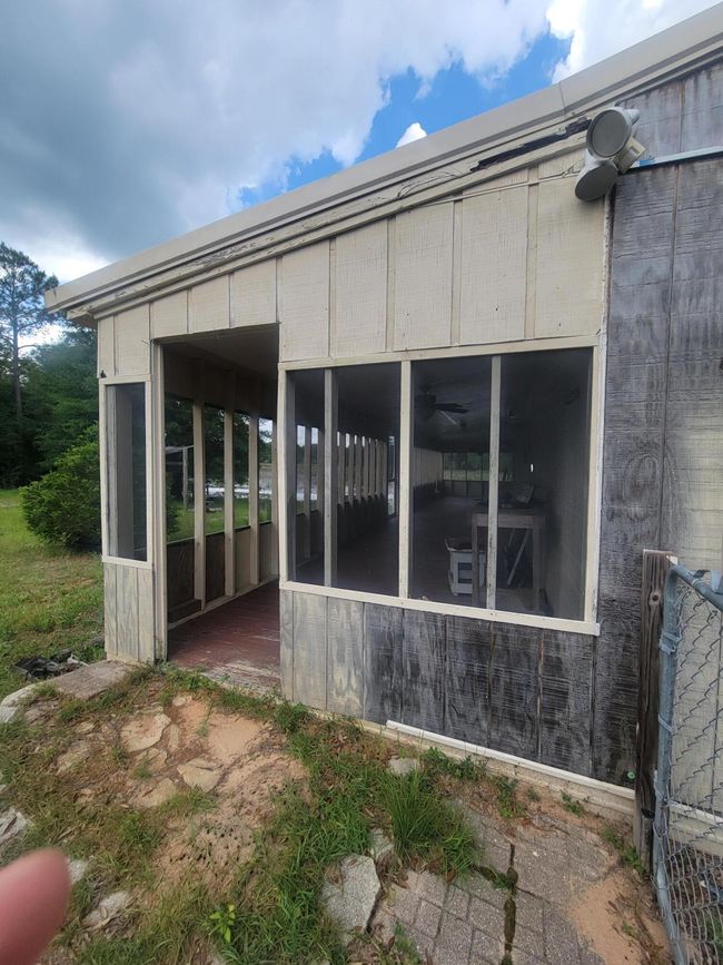 side porch entrance | Image 17