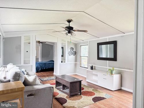 819 Leswood Ct, DUNDALK, MD, 21222-2855 | Card Image