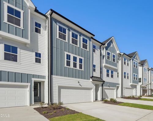 2031 Trident Maple Ln, Chapel Hill, NC, 27517-4118 | Card Image