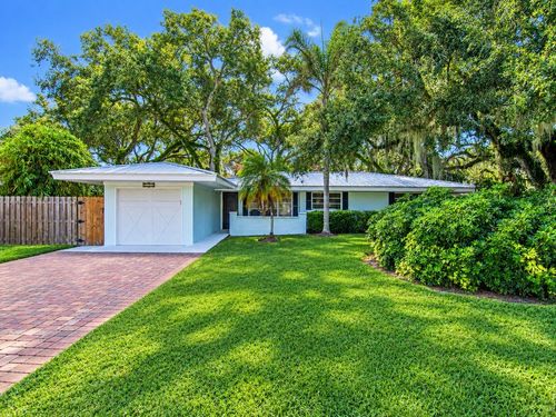 3006 Golfview Dr, Vero Beach, FL, 32960-4989 | Card Image