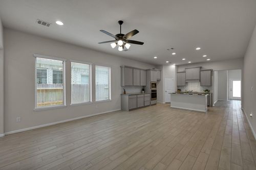 17446 Vino Vines Ln, Conroe, TX, 77302-1304 | Card Image