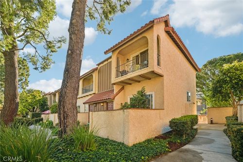 19545 Sherman Way, Reseda, CA, 91335-3415 | Card Image