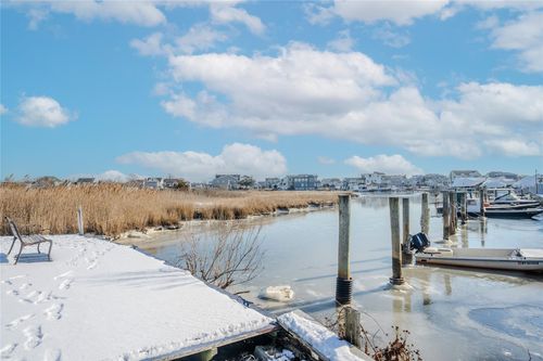 295 Bergen Ave, West Babylon, NY, 11704-8409 | Card Image