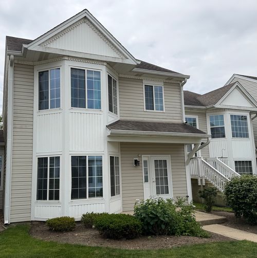 717 Hidden Creek Ln, North Aurora, IL, 60542-1168 | Card Image