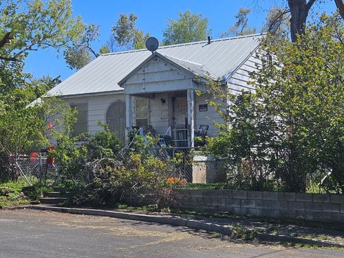 704 Fulton St, Klamath Falls, OR, 97601-6518 | Card Image