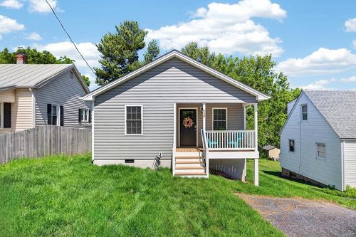 638 C St, STAUNTON, VA, 24401-2736 | Card Image