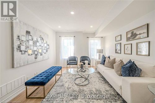 10-2500 Hill Rise Crt, Oshawa, ON, L1L0M6 | Card Image