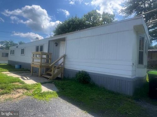 10 Sammys Mobile Home Park, SCHUYLKILL HAVEN, PA, 17972-9753 | Card Image