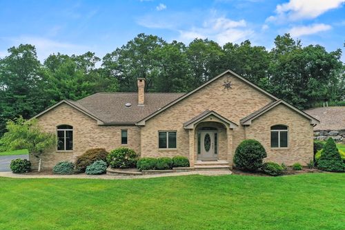 9 Gerry Dr, Seekonk, MA, 02771-1422 | Card Image