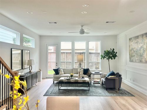 5337 Larkin St, Houston, TX, 77007-1924 | Card Image