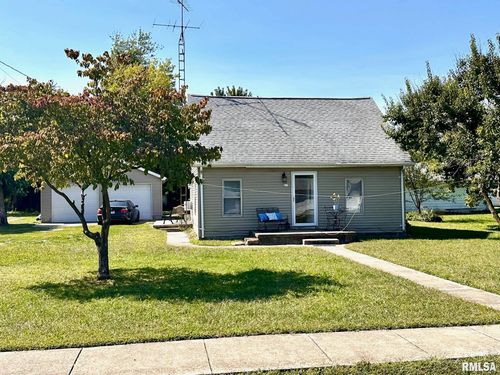 615 Ash St, Chapin, IL, 62628-2060 | Card Image