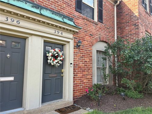 394 Newburn Dr, Pittsburgh, PA, 15216-1226 | Card Image