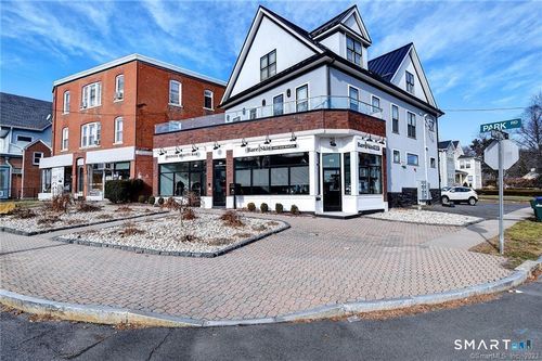 202 Park Rd, West Hartford, CT, 06119-2015 | Card Image