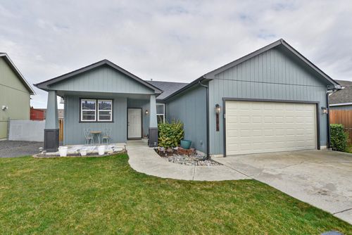 17615 E 3rd Ln, Greenacres, WA, 99016 | Card Image