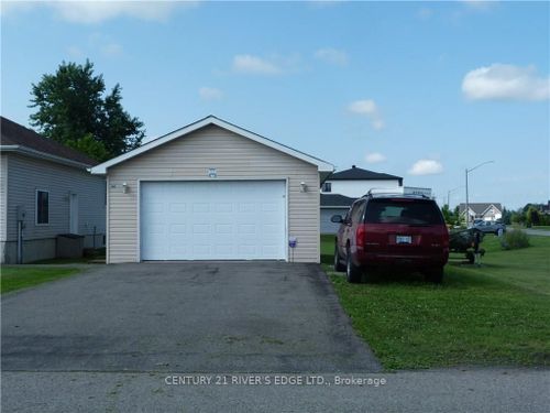 44 Lori Lane, Chesterville, ON, K0C1H0 | Card Image