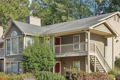 2408 Country Park Dr Se, Smyrna, GA, 30080-8272 | Card Image