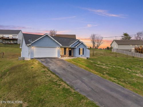 427 Eledge Farm Rd, Sevierville, TN, 37876-4201 | Card Image