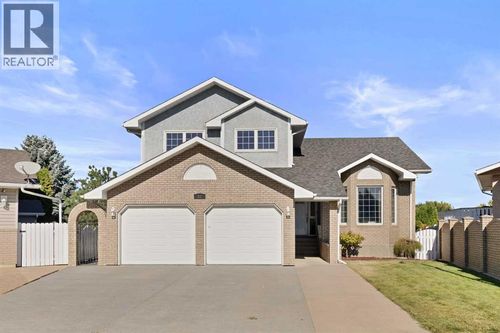 12 Redwood Way Se, Medicine Hat, AB, T1B3Z5 | Card Image