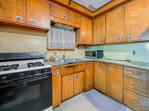 47 E Auburn St, Ecorse, MI, 48229-1843 | Card Image