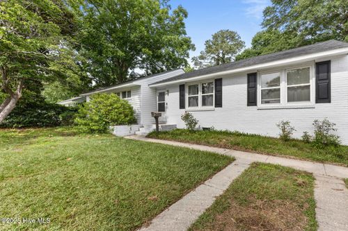608 Henderson Dr, Jacksonville, NC, 28540-4947 | Card Image